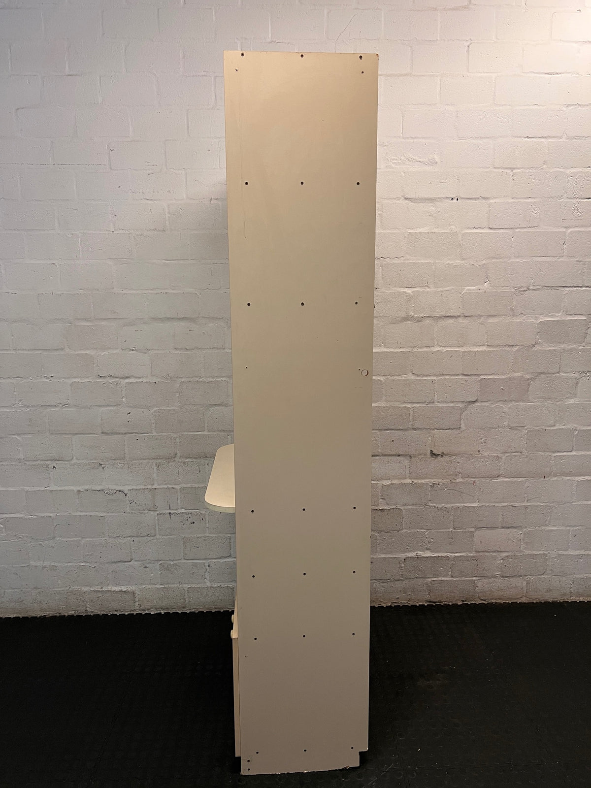 Tall Light Wood Finish Wall Unit with Cupboard – condition detail