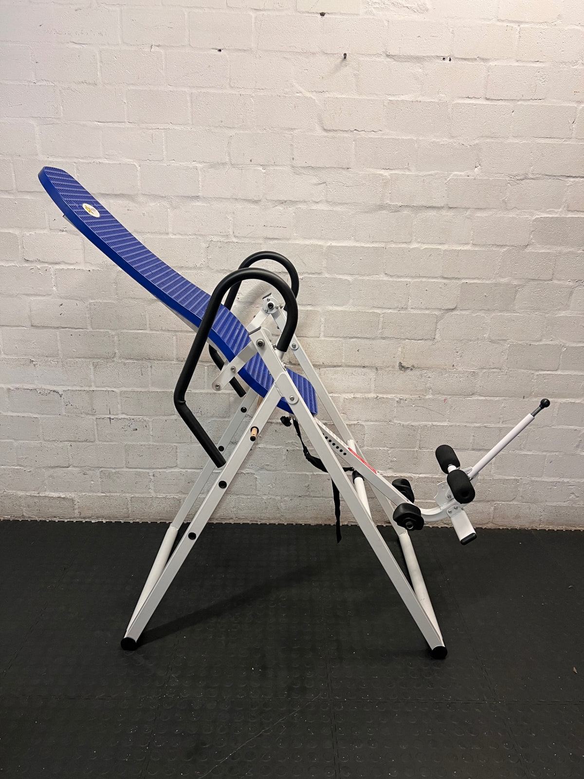 Star Teeter White and Blue Inversion Table — Good Working Order – side view