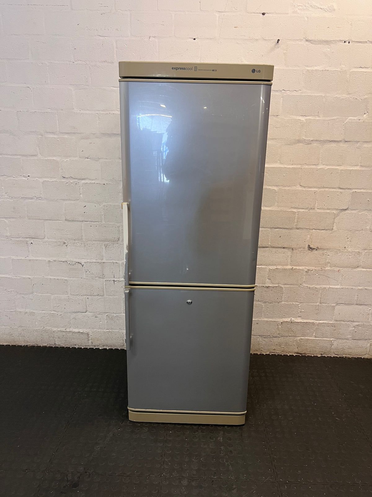 LG Expresscool Silver Fridge-Freezer — Noisy Compressor with Vibrations – main front view