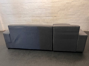 Grey Fabric L-Shape Sectional Couch — Good Condition – condition detail