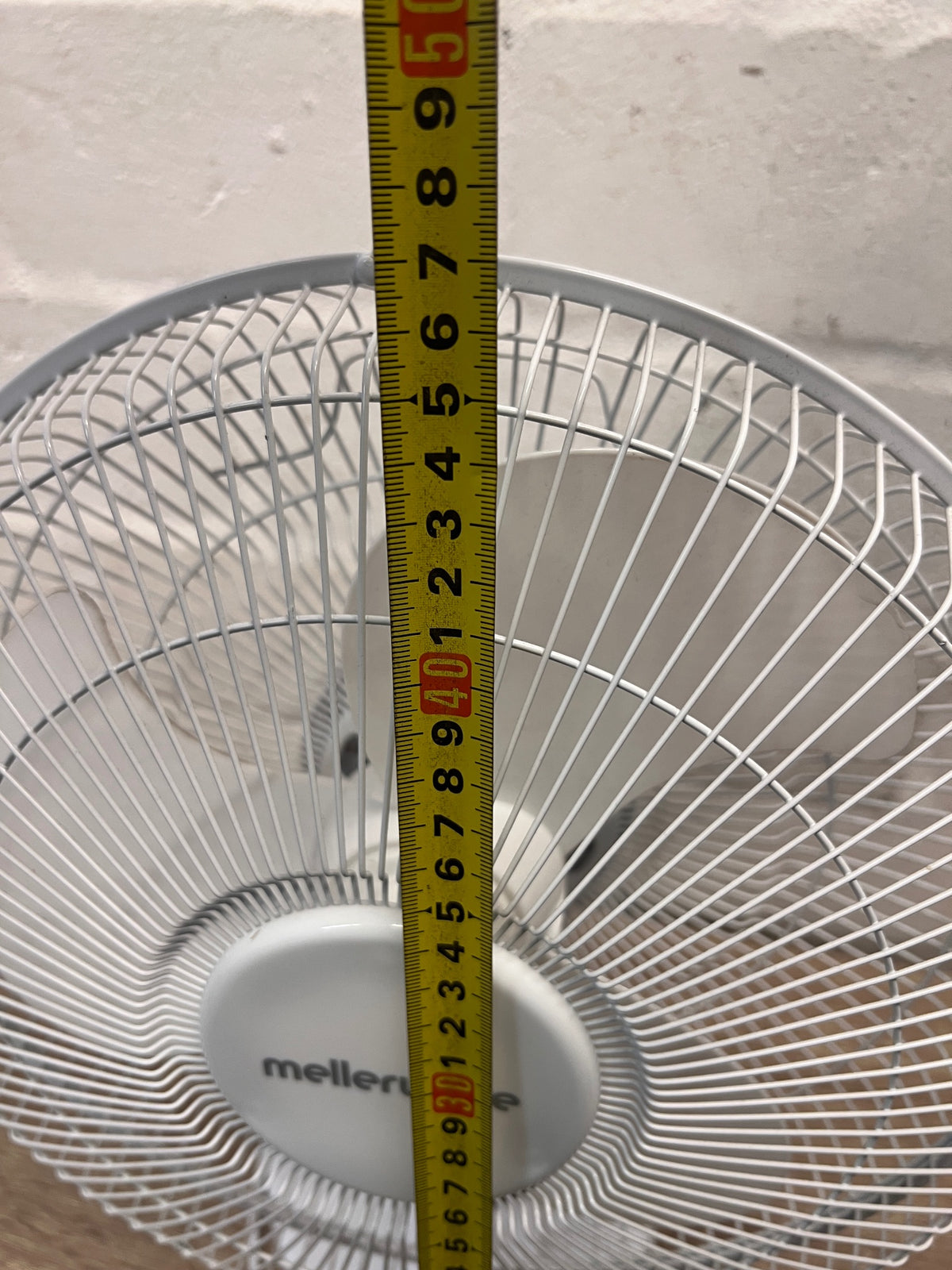 White Mellerware Oscillating Desk Fan — Good Working Order; Fair Condition – height measurement
