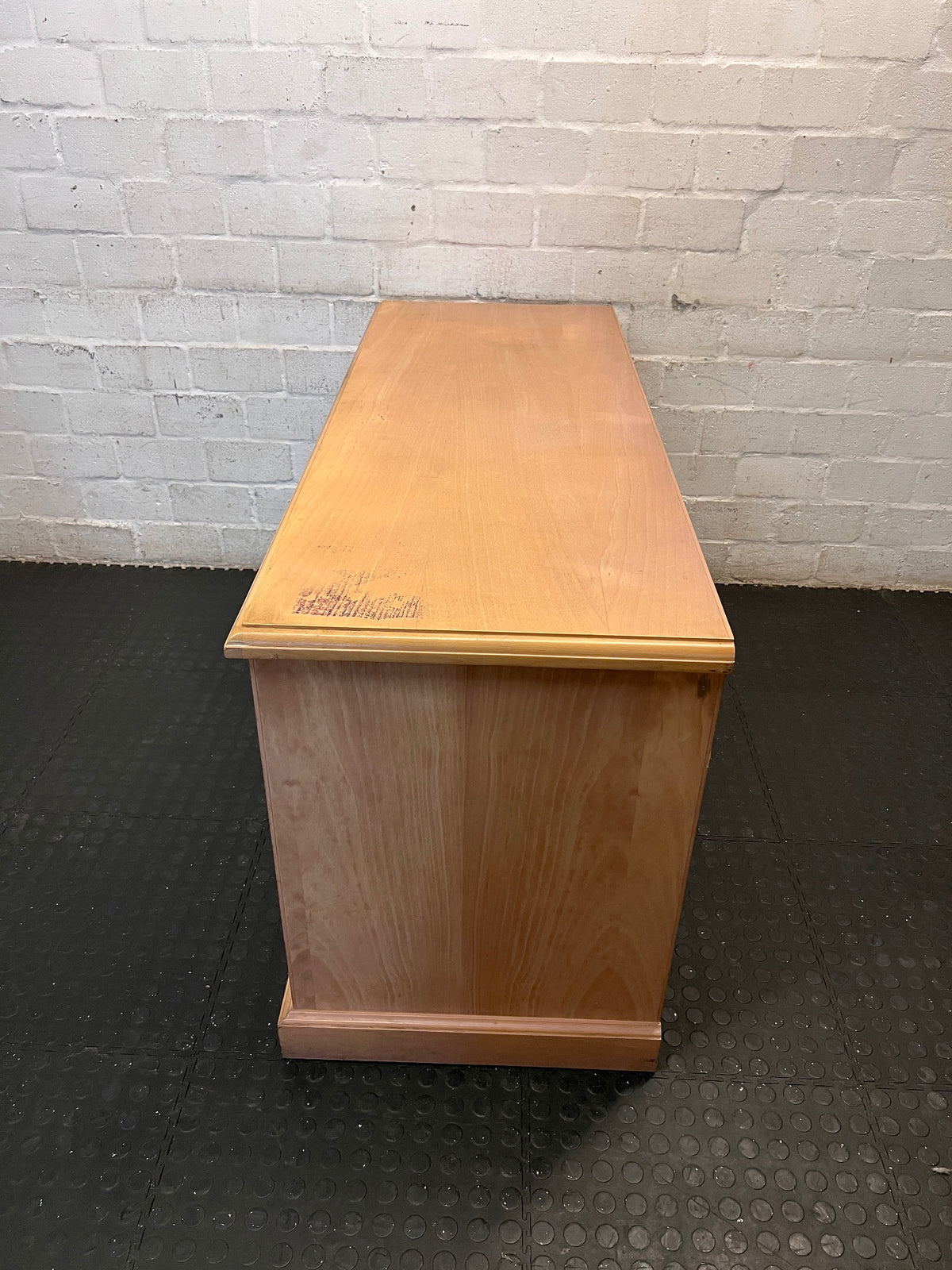 Oak-Tone Office Desk with 3 Drawers — Surface Mark on Top Right Side – condition detail