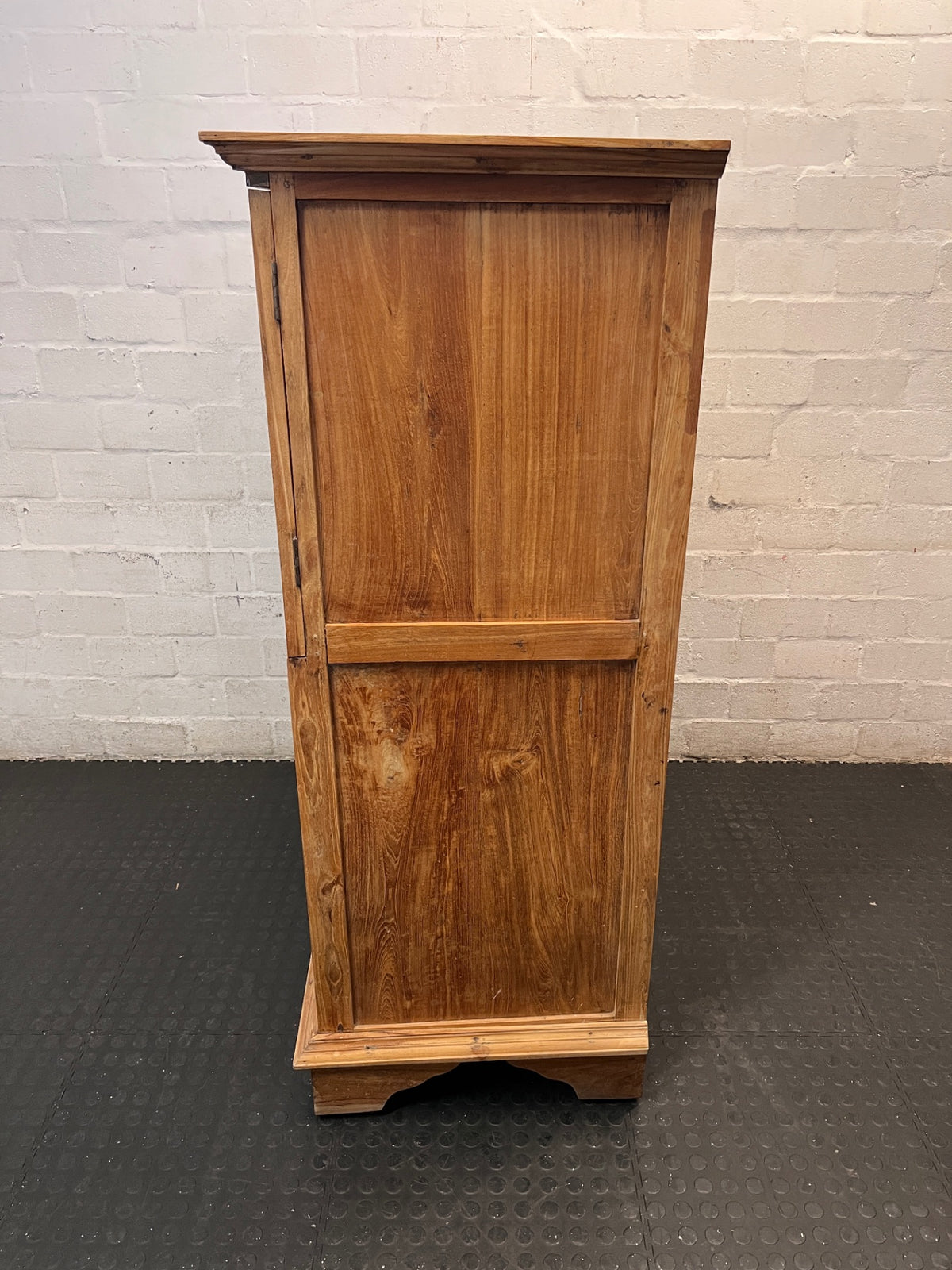 Vintage Slatted Wooden Cabinet with Drawers — Fair Used Condition – condition detail