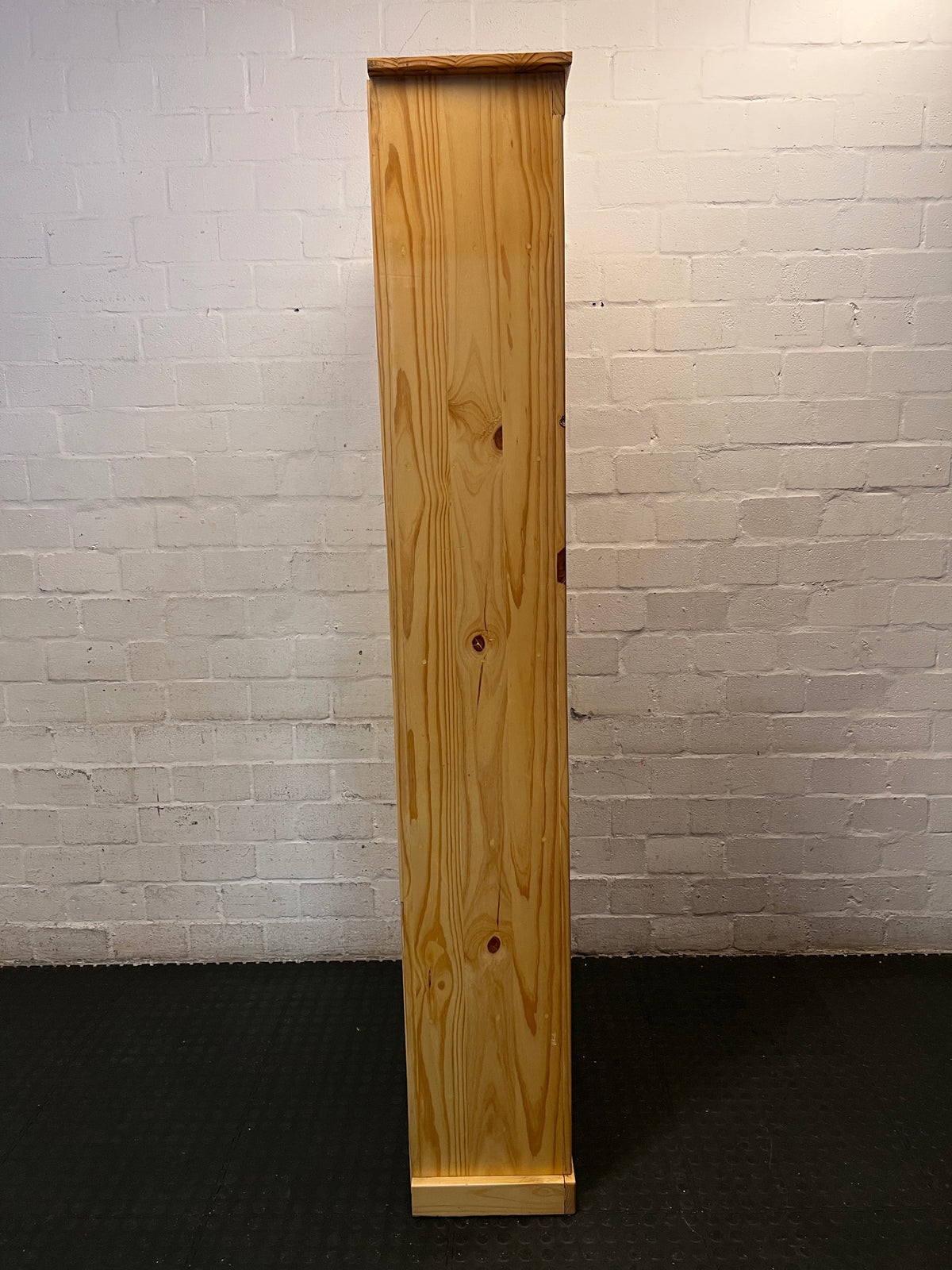 Tall 6-Tier Pine Bookshelf with Cornice — Good Condition with Variable Shelf Configurations – side view