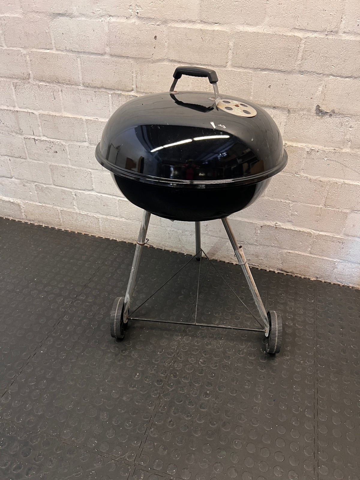 Black Weber Kettle Braai — Good Working Order – back view