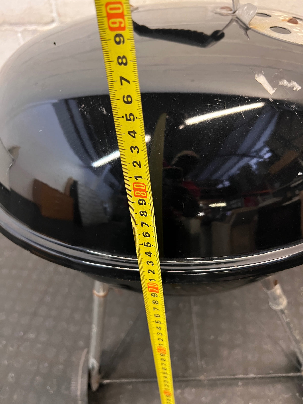 Black Weber Kettle Braai — Good Working Order – height measurement