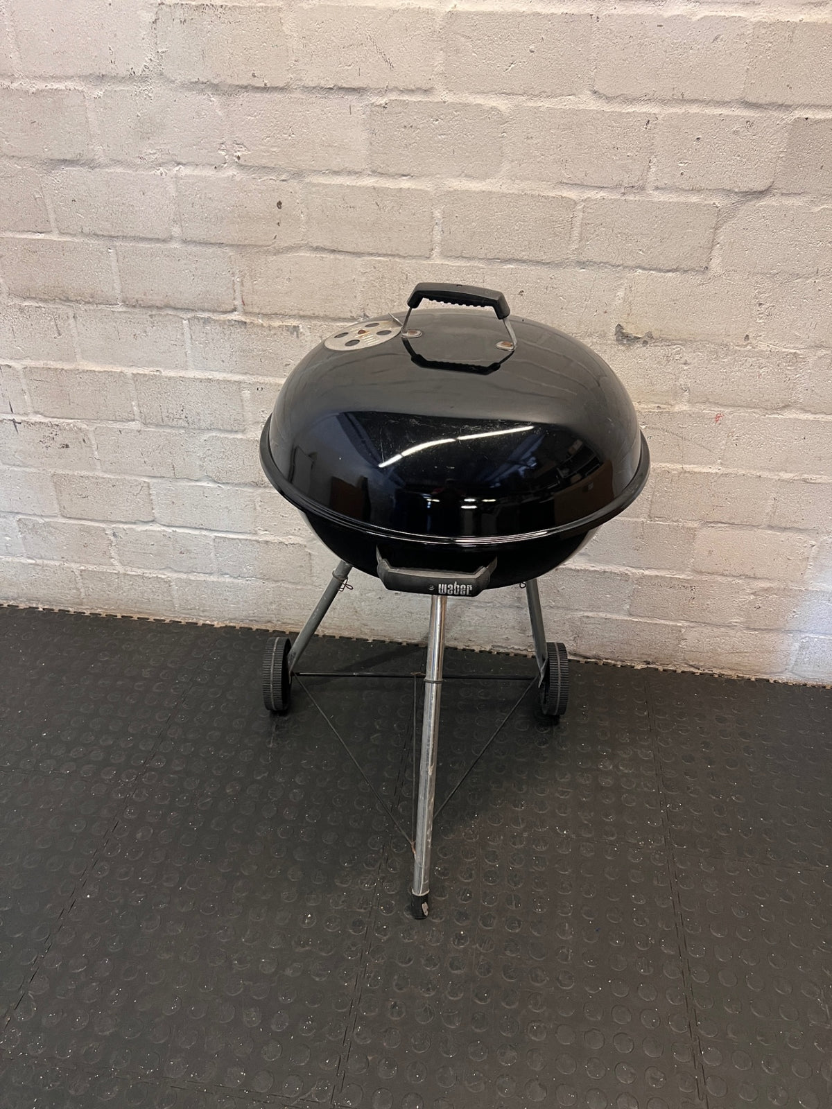 Black Weber Kettle Braai — Good Working Order – main front view