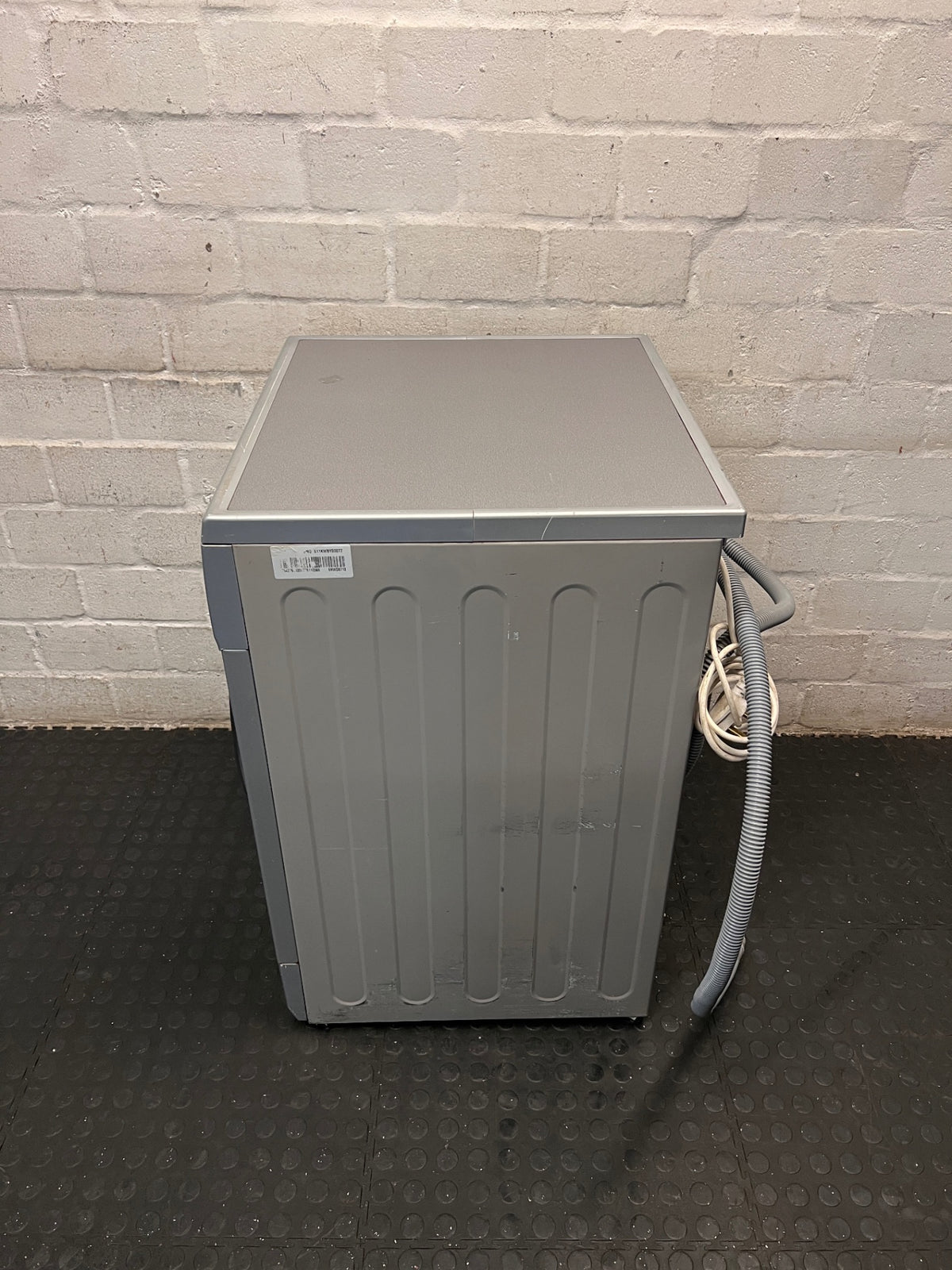 LG 7kg Front Loader Washing Machine in Silver — Good Working Order – condition detail