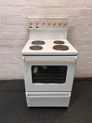 White Freestanding 4-Plate Electric Stove with Oven — Good Working Order with Older Style Plug – main front view