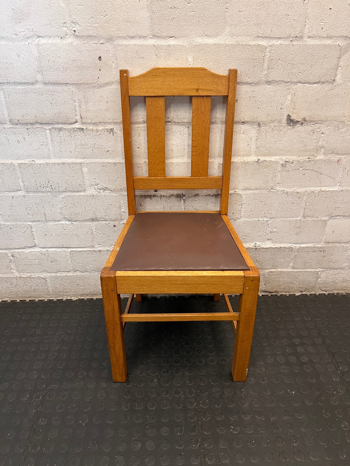 Classic Oak Dining Chair with Brown Inset Seat — Good Working Order – main front view