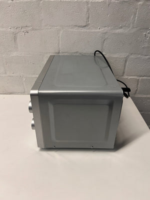 Safeway Countertop Microwave in Silver Finish — Good Working Order – condition detail