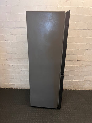 Hisense Bottom-Mount Fridge-Freezer in Grey — Working with Visible Surface Dents and Scuffs – condition detail
