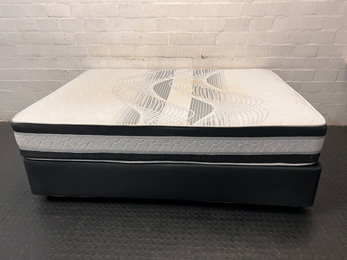 Dynamic Dual Rest Double Base Set — Fair Condition with Visible Surface Marks – back view