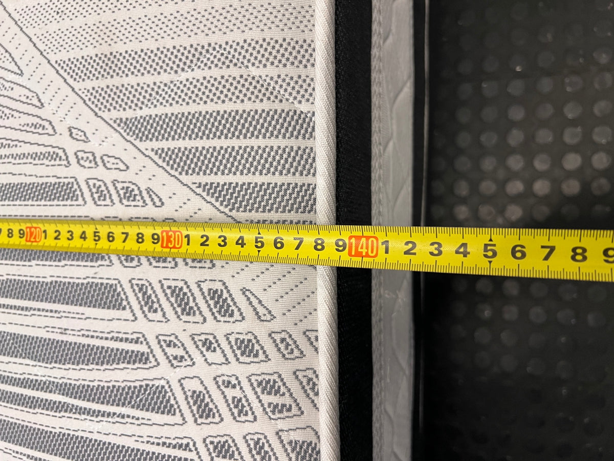 Dynamic Dual Rest Double Base Set — Fair Condition with Visible Surface Marks – depth measurement