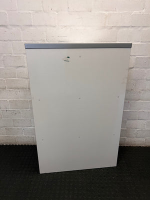 White Curved Semi-Circular Open Shelving Unit – condition detail