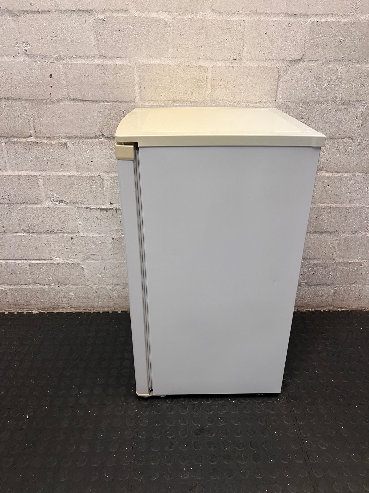 Defy White Compact Bar Fridge — Good Working Order – top view