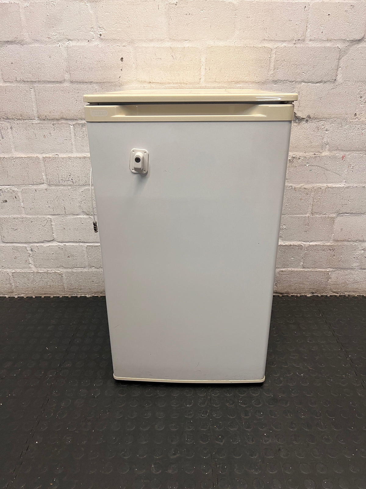 Defy White Bar Fridge with Lock — Good Working Order – main front view