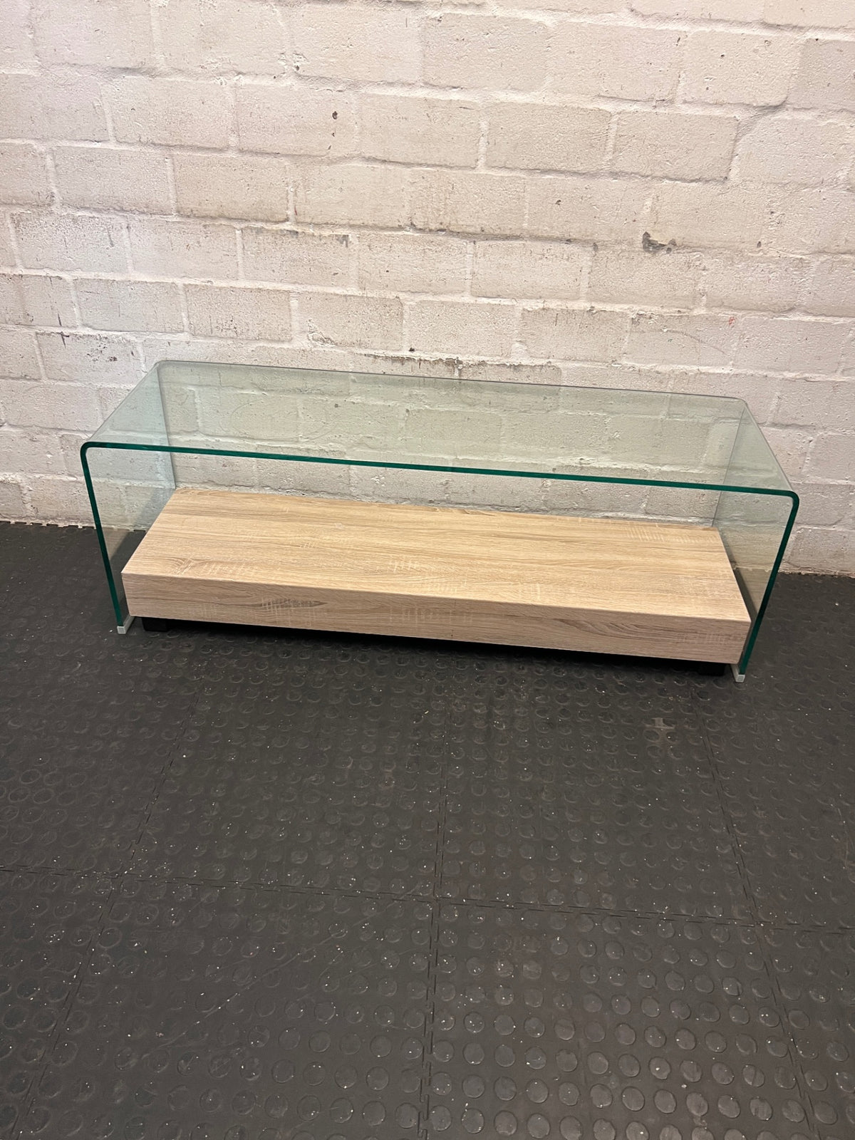 Bent Glass Coffee Table with Natural Oak-Style Base – main front view