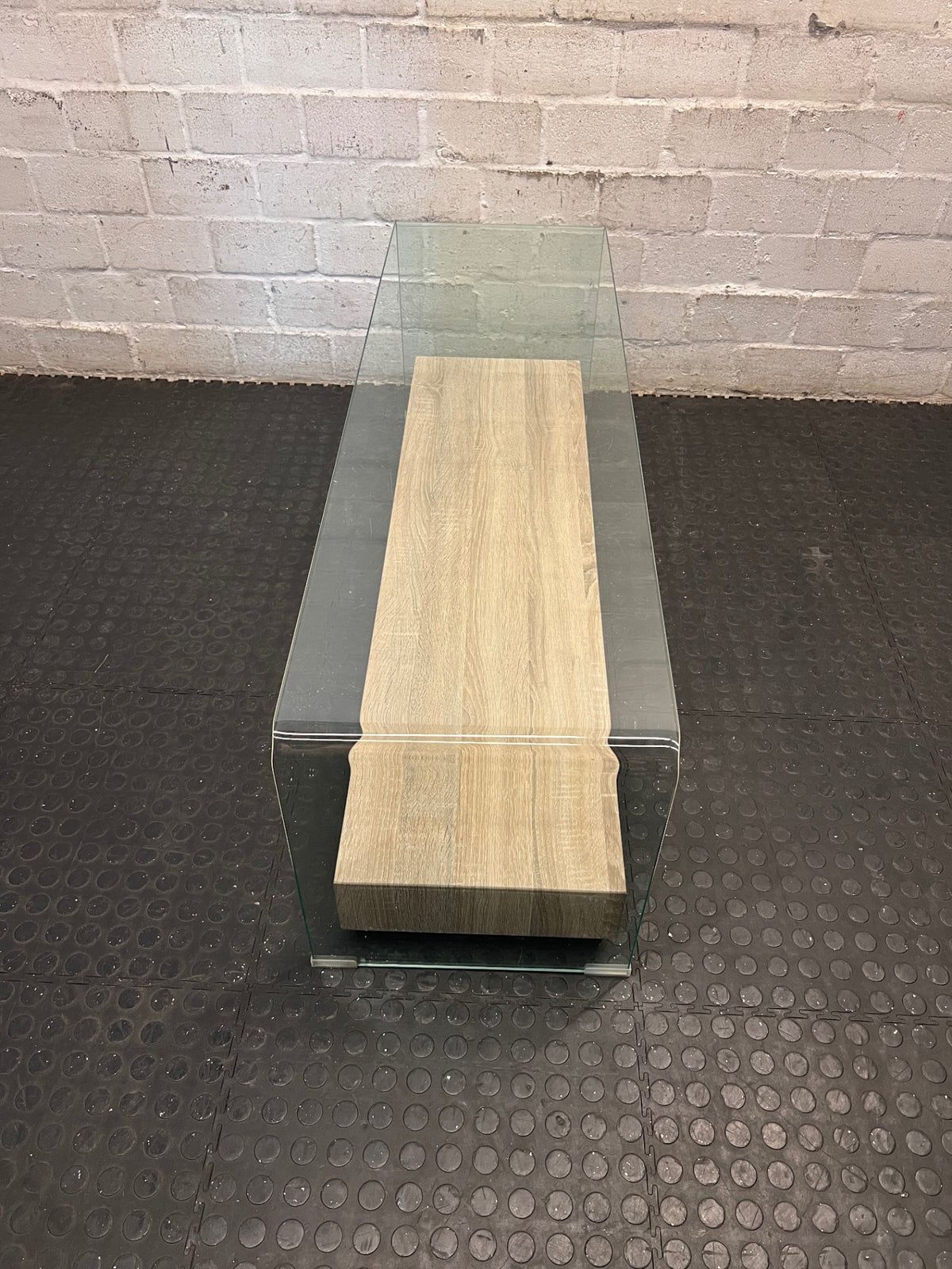 Bent Glass Coffee Table with Natural Oak-Style Base – side view