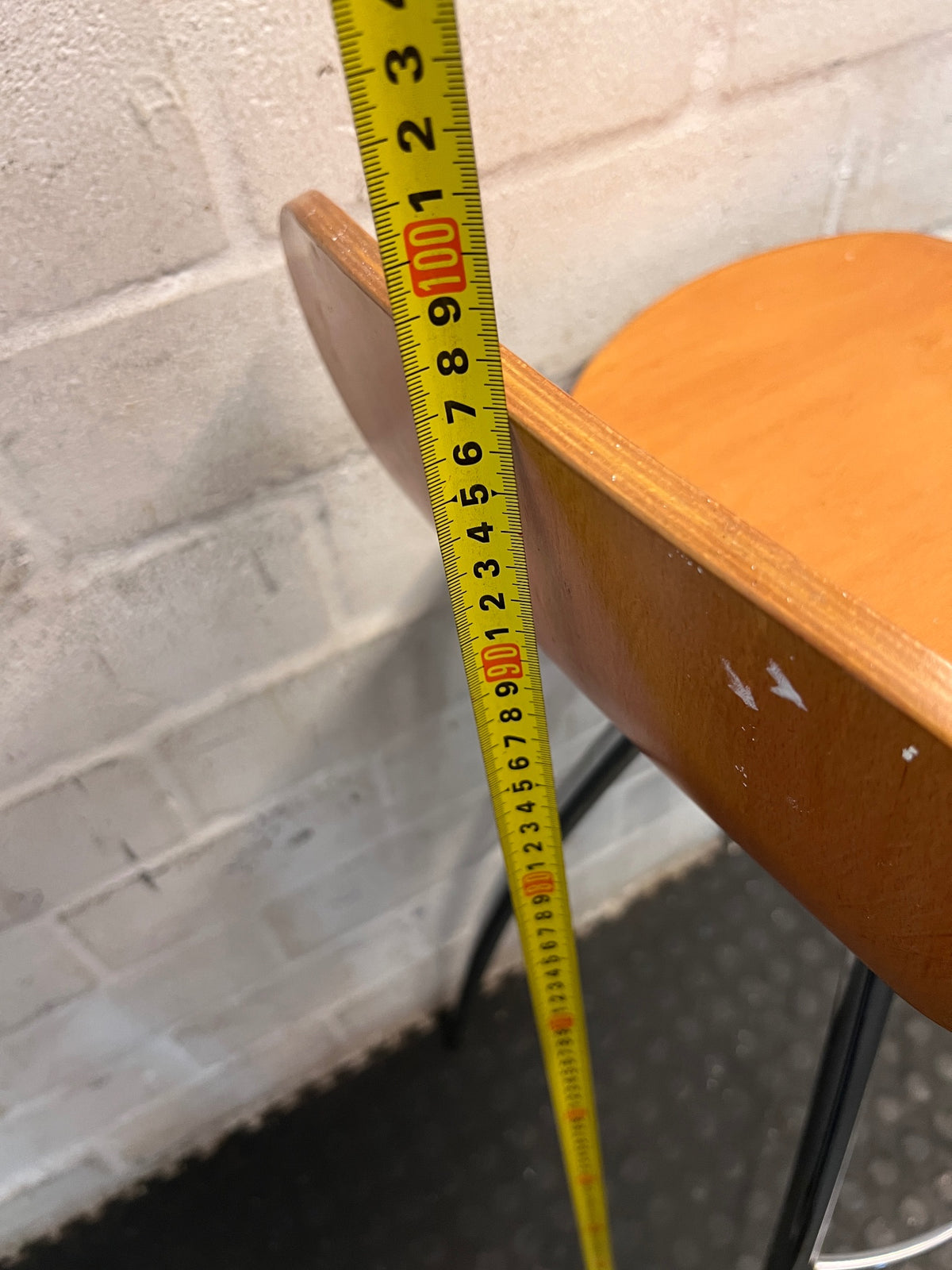 Bentwood Bar Stool with Chrome Legs – height measurement