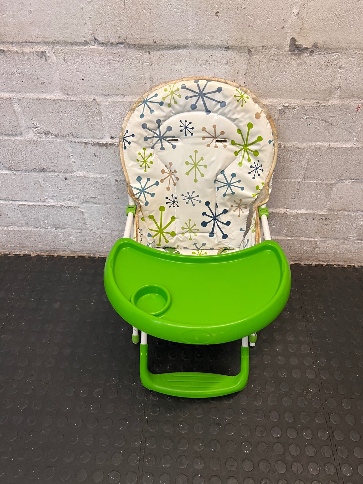 Baby High Chair with Atomic Starburst Pattern Tray — Good Condition – main front view