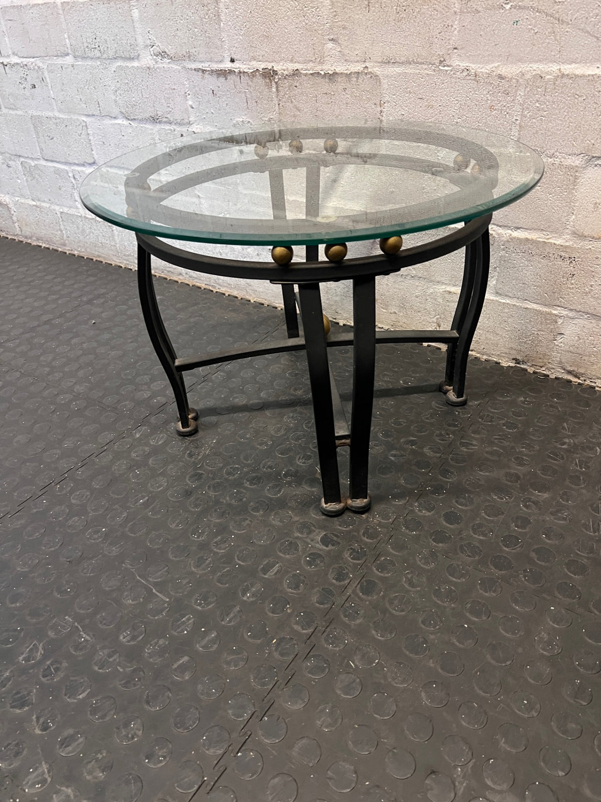 Round Glass Top Side Table with Metallic Frame – condition detail