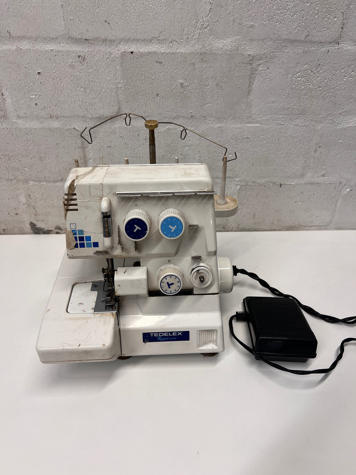 Tedex Regal 3010D Overlocker with Foot Pedal — Good Working Order – back view