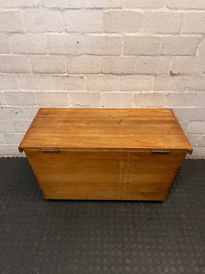 Classic Tapered Yellow Wood Kist — Good Working Order – back view
