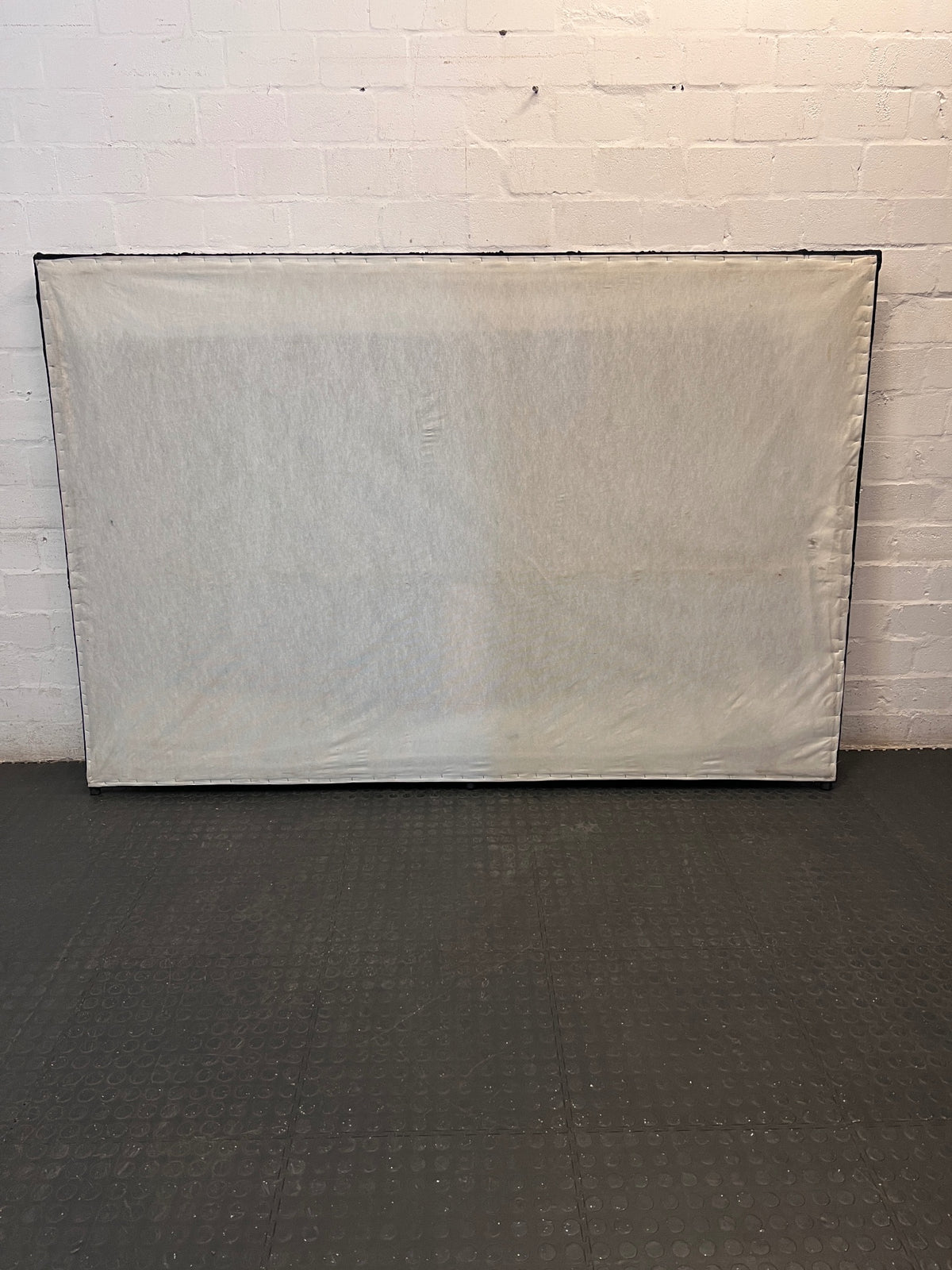 King Vertical Panelled Upholstered Headboard in Black – condition detail