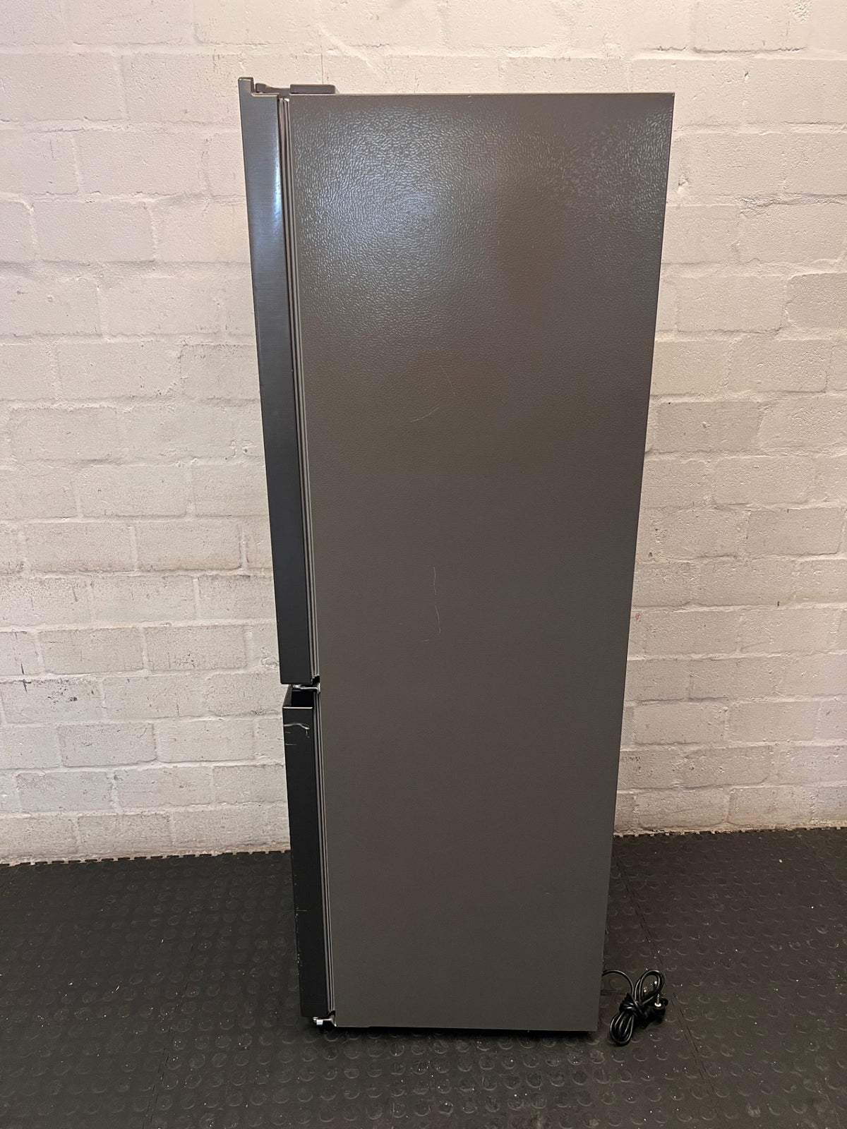 Hisense Silver Fridge-Freezer with Integrated Handles — Good Working Order – top view