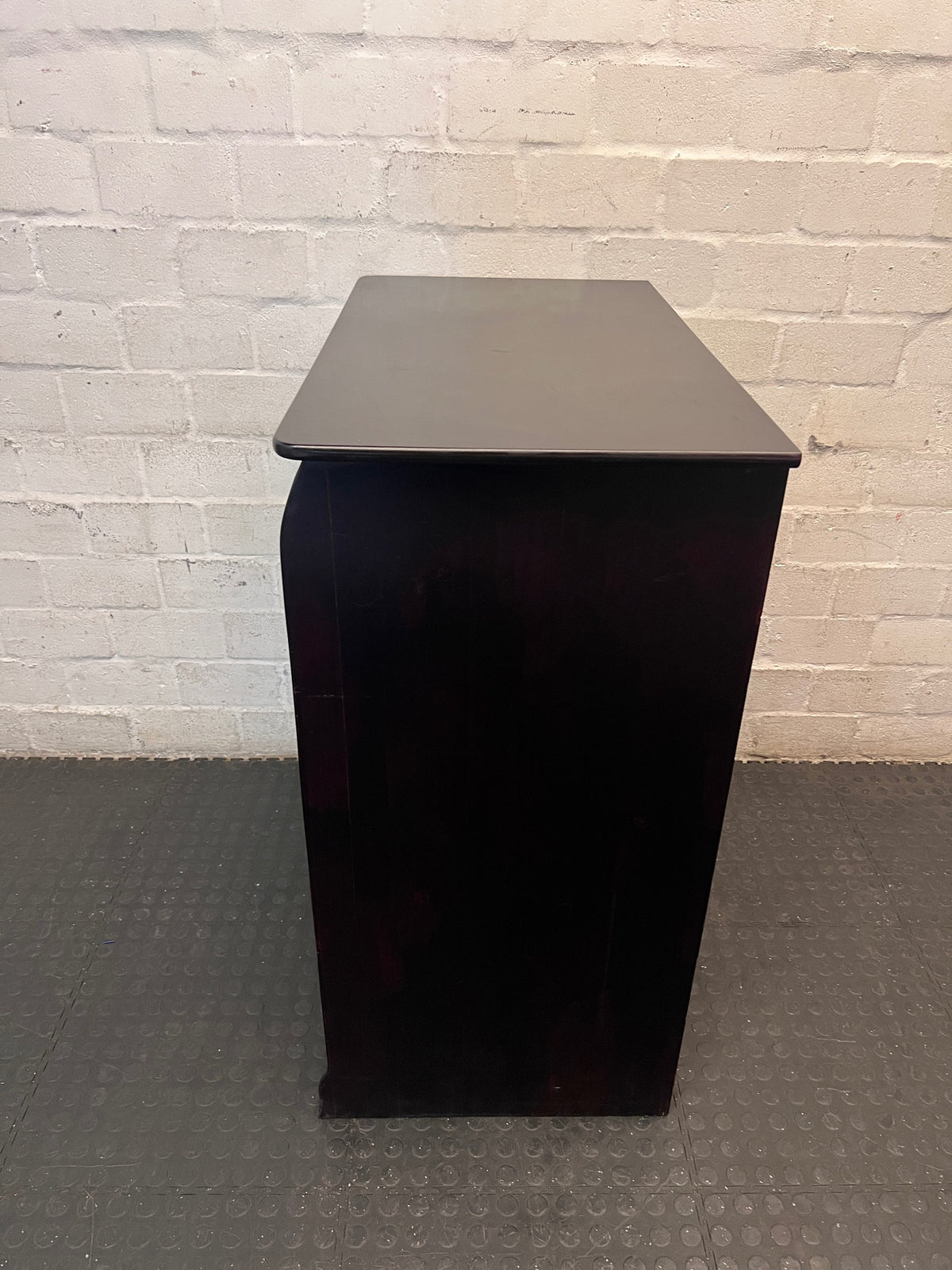 Classic Dark Brown 5-Drawer Sleigh Chest of Drawers — Fair Used Condition – condition detail