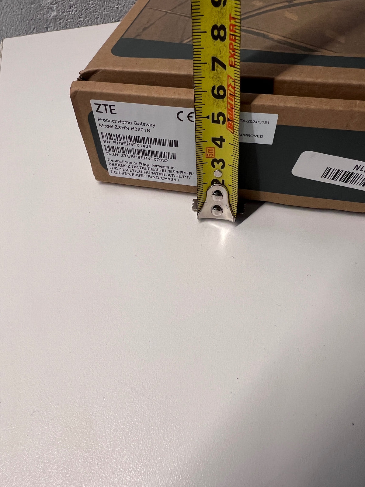 ZTE White WiFi 6 Router with Power Adapter — Good Working Order – height measurement