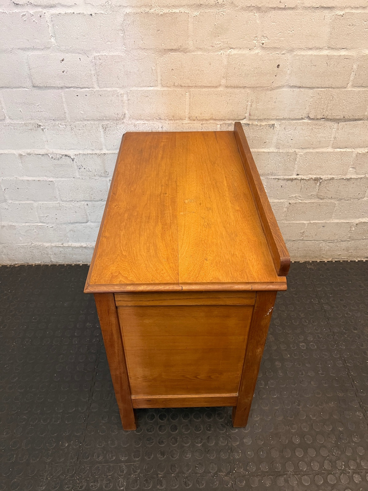 Classic Oak Chest of 3 Drawers with Metal Handles — Fair Used Condition – condition detail