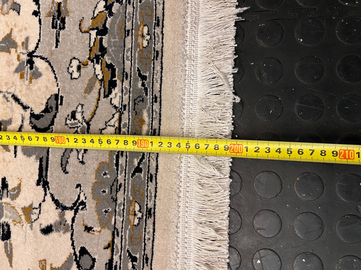 Square Patterned Area Rug with Fringe Border – width measurement