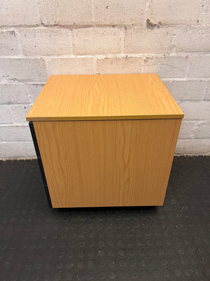 Oak-Look 3-Drawer Office Pedestal with Silver Handles – condition detail