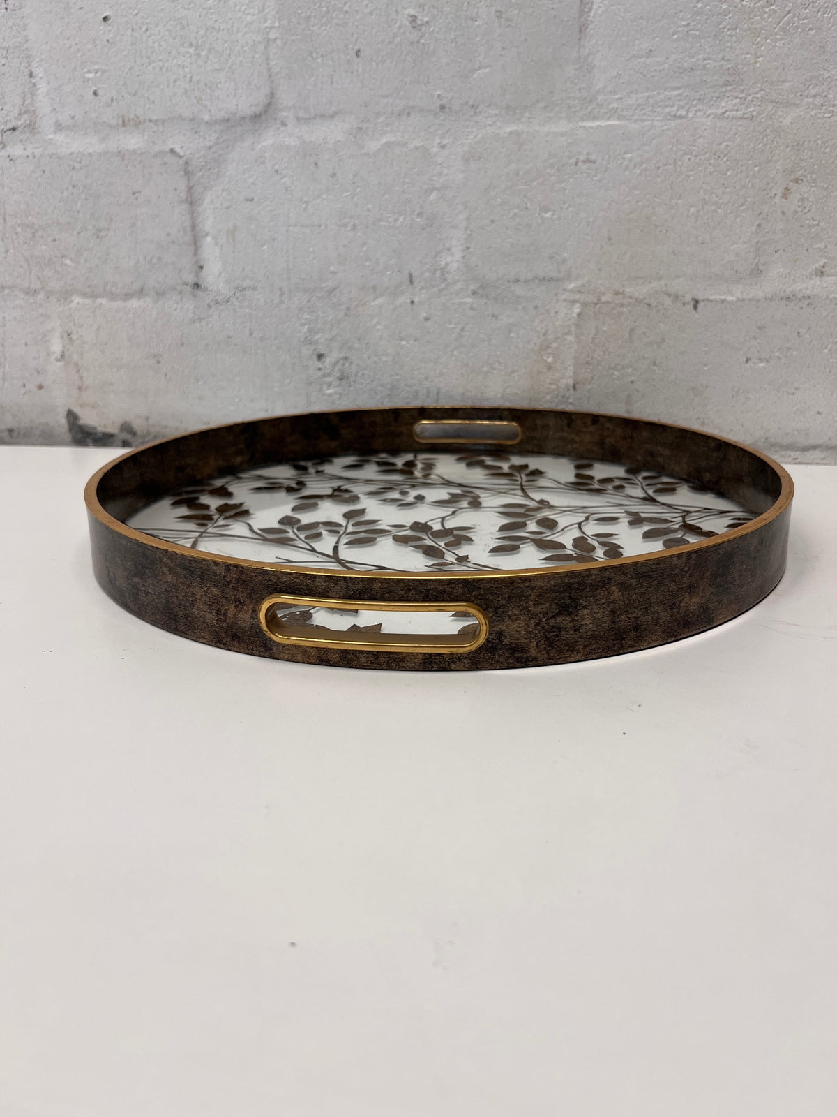 Round Gold Leaf Pattern Decorative Tray with Handles – condition detail