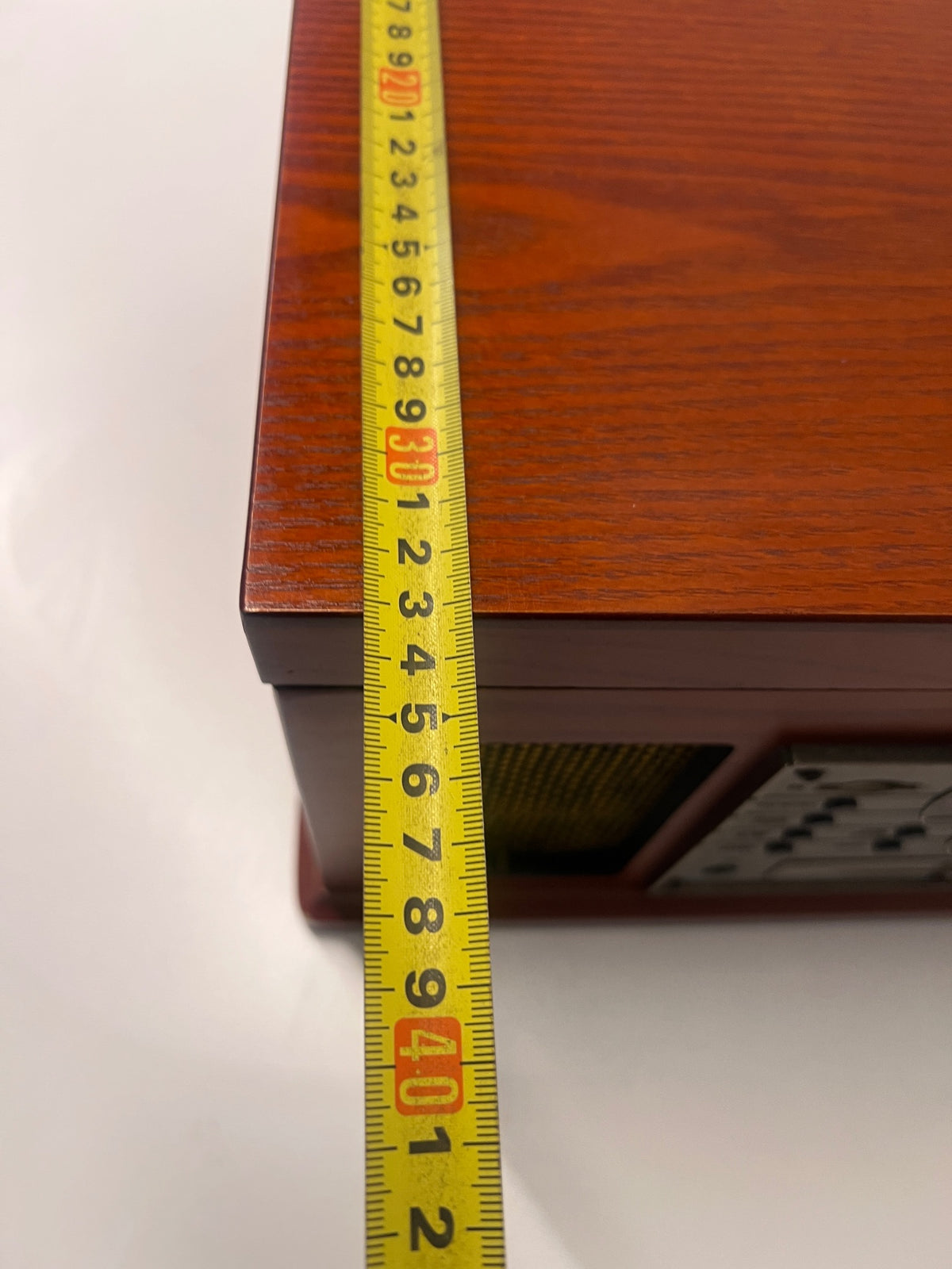 Vintage Style Wood-Effect All-in-One Music System – depth measurement