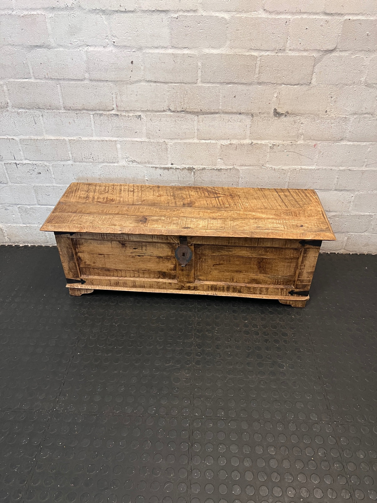 Rustic Textured Wooden Kist with Metal Hardware – main front view
