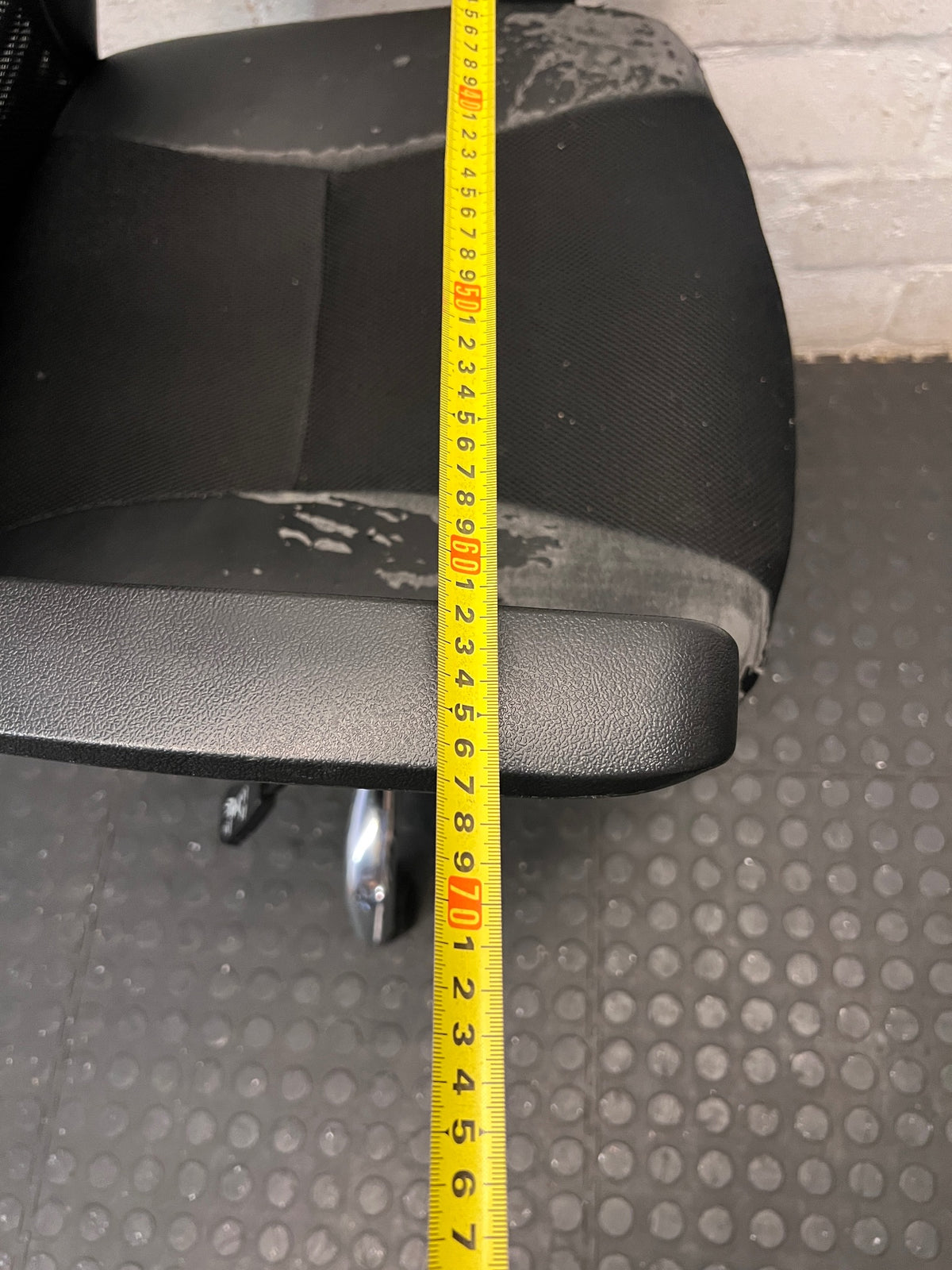 Black High-Back Office Chair with Mesh and Chrome Base — Damaged Upholstery – width measurement