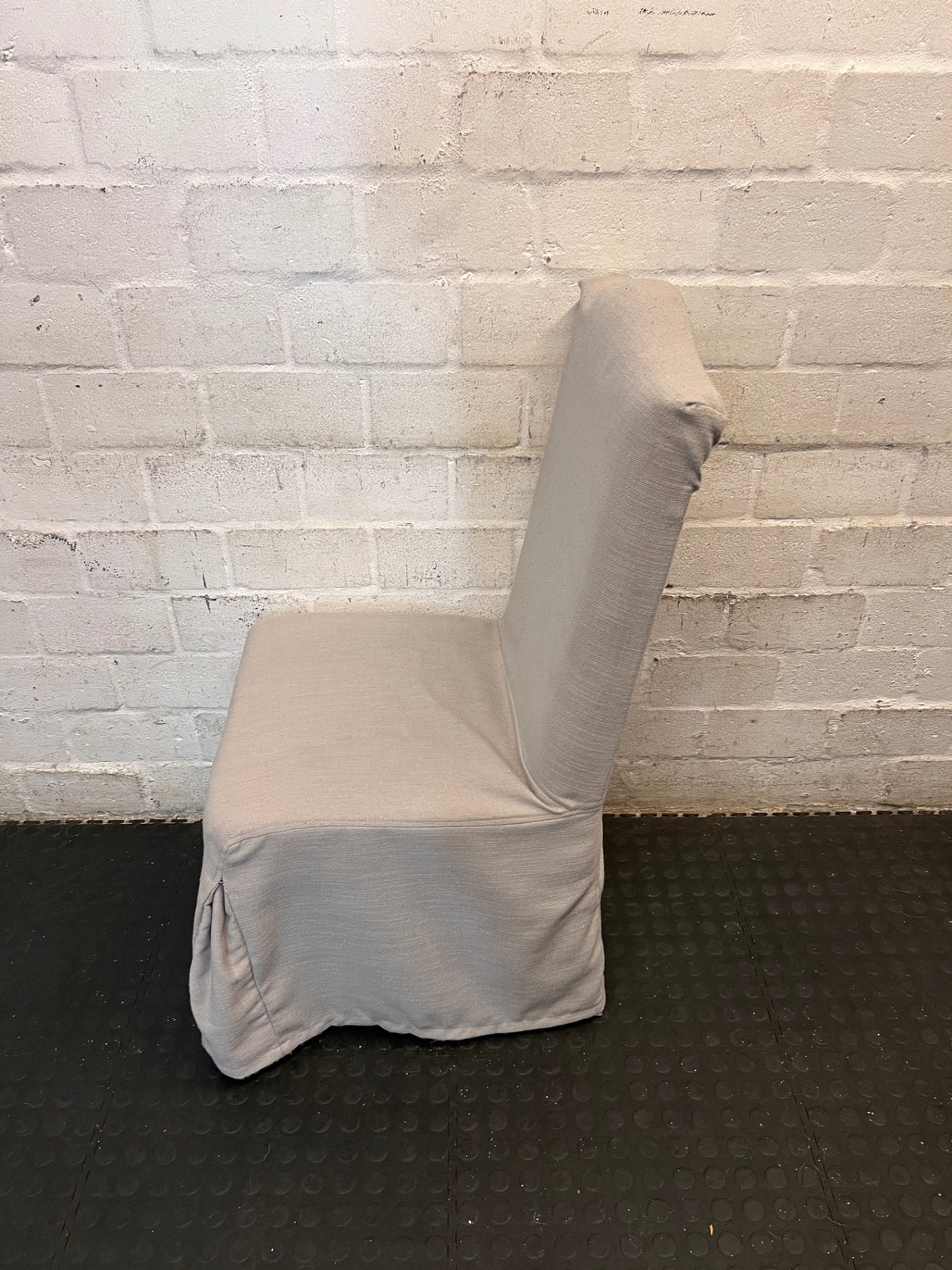 Grey High-Back Upholstered Dining Chair with Skirt – condition detail