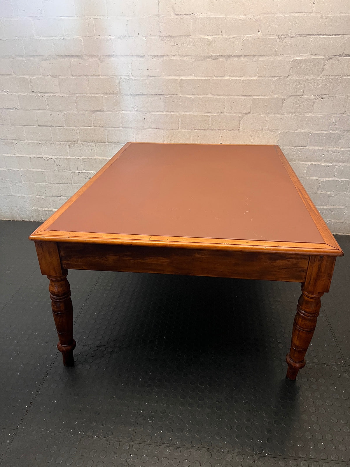 Vintage Hardwood Office Desk with Vinyl Inlay – condition detail