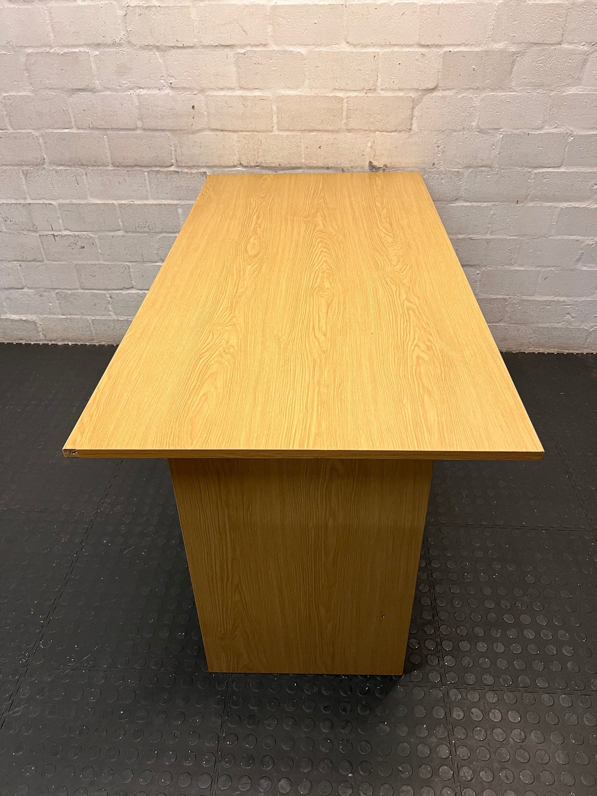 Light Wood-Look Office Desk with Two Drawers – condition detail