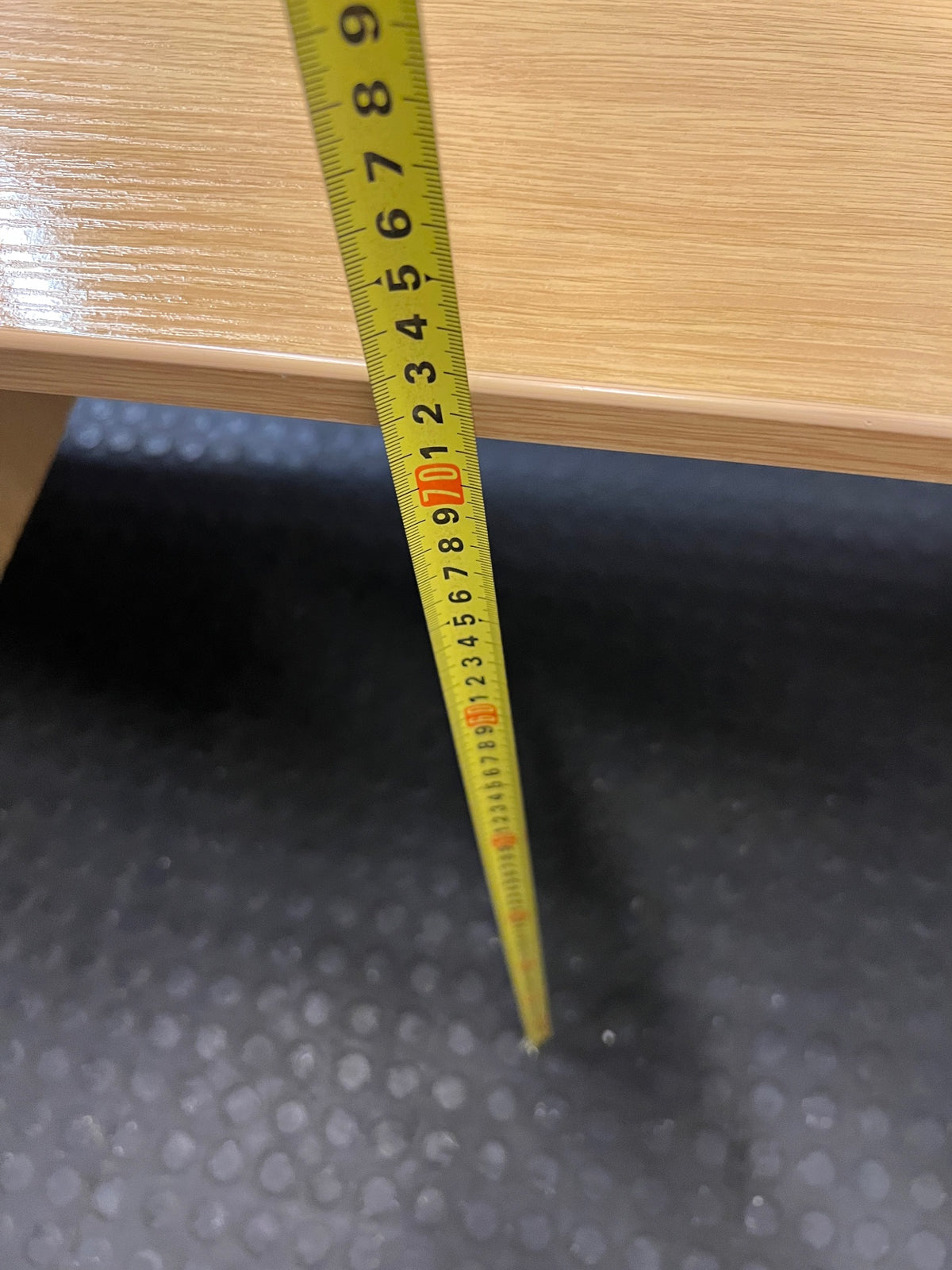 Light Wood-Look Office Desk with Two Drawers – height measurement