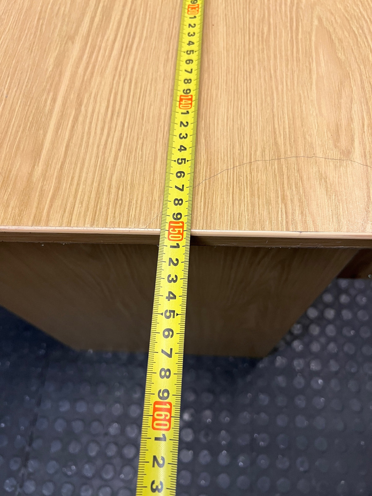 Light Wood-Look Office Desk with Two Drawers – width measurement