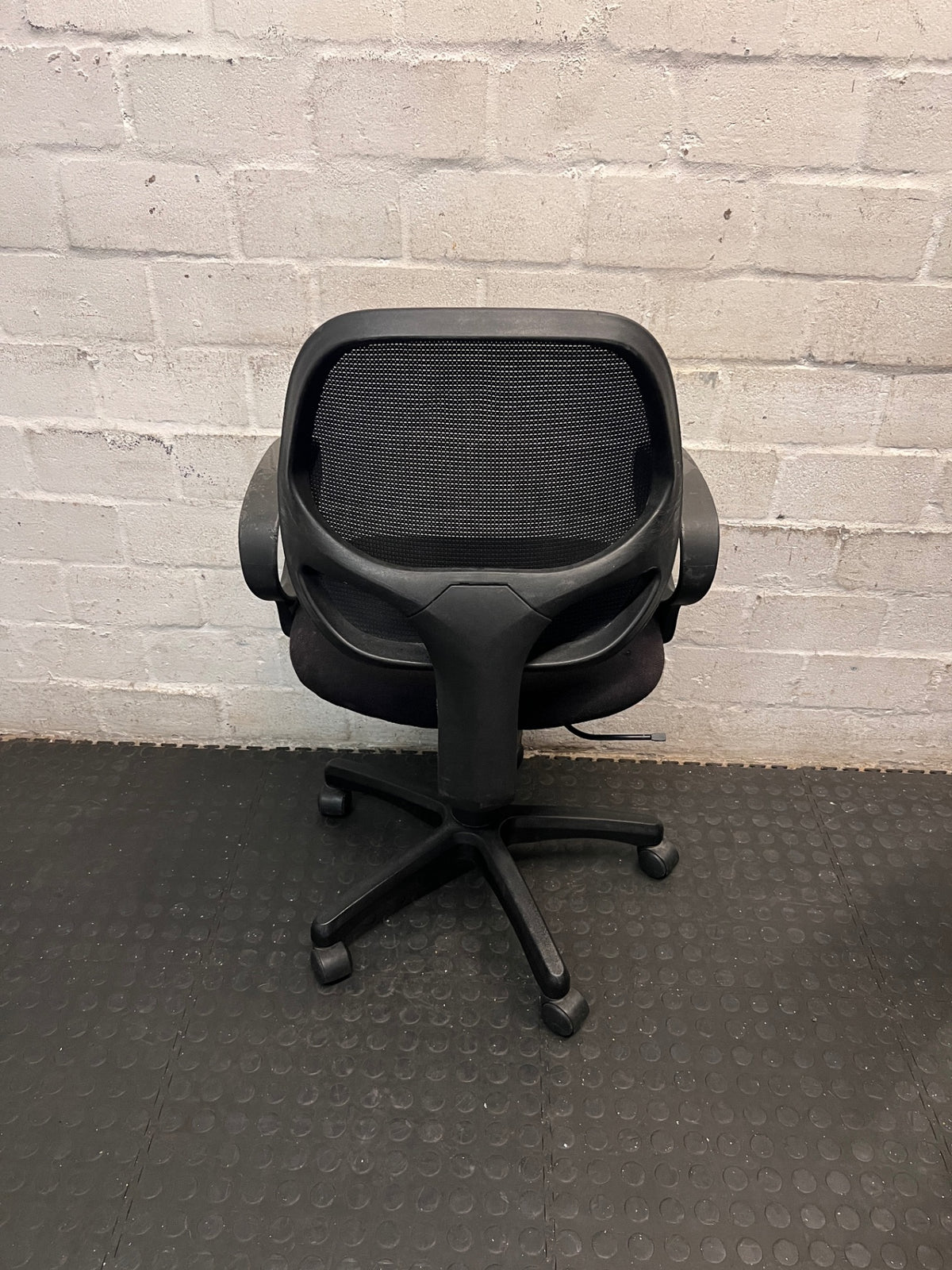 Black Mesh Back Swivel Office Chair – back view