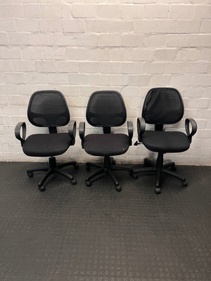 Black Mesh Back Swivel Office Chair – condition detail