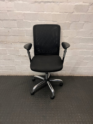 Black Mesh Office Chair with Chrome Base – main front view
