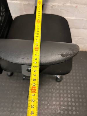 Black Mesh Office Chair with Chrome Base – width measurement