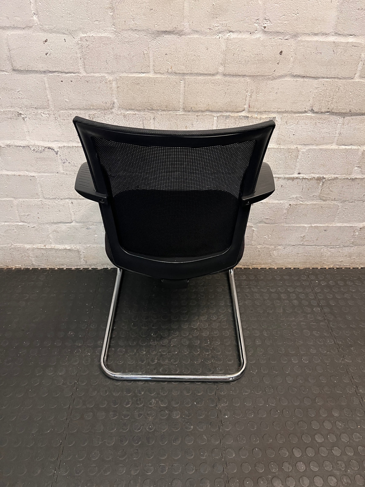 Black Mesh Office Chair with Chrome Cantilever Base – condition detail