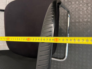 Black Mesh Office Chair with Chrome Cantilever Base – width measurement